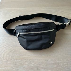 Lululemon never used belt bag. Perfect condition